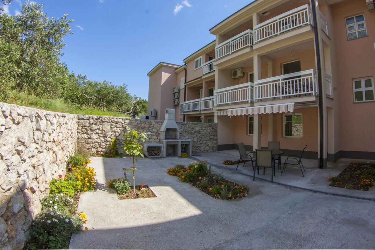 Apartments Simovic Tučepi Zewnętrze zdjęcie