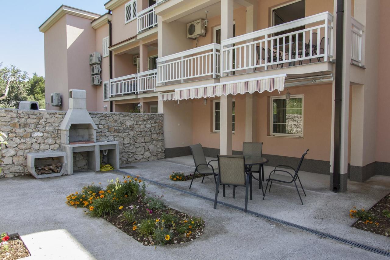 Apartments Simovic Tučepi Zewnętrze zdjęcie