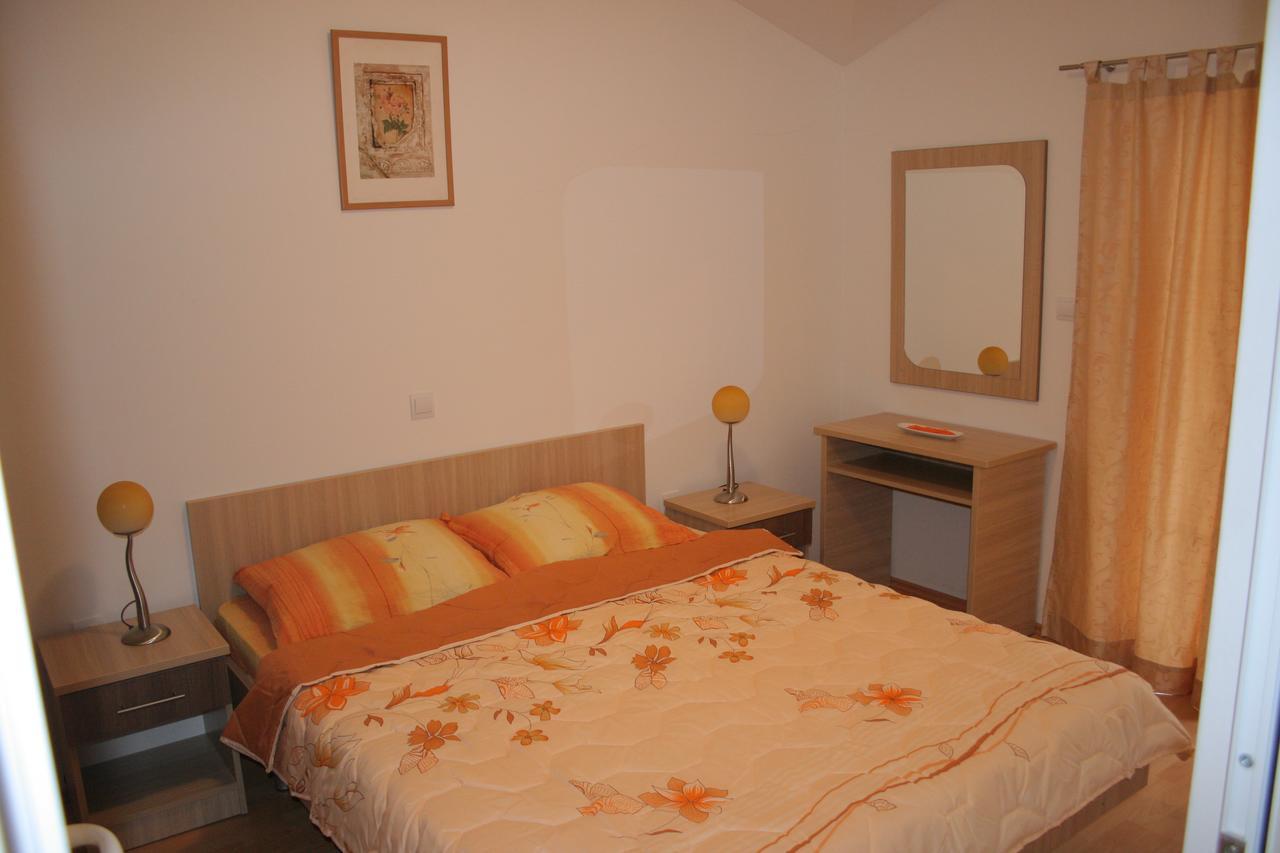 Apartments Simovic Tučepi Zewnętrze zdjęcie