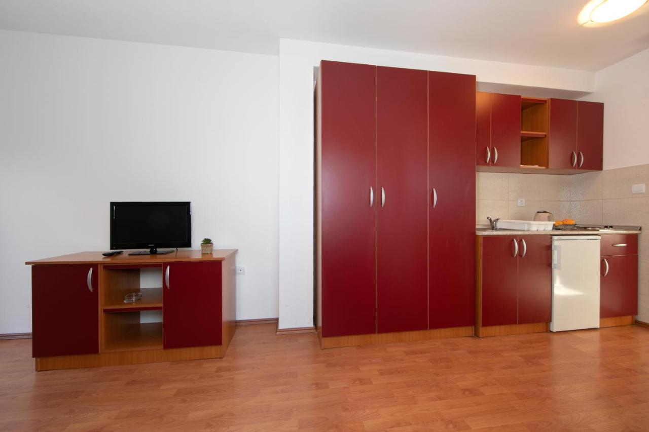 Apartments Simovic Tučepi Zewnętrze zdjęcie