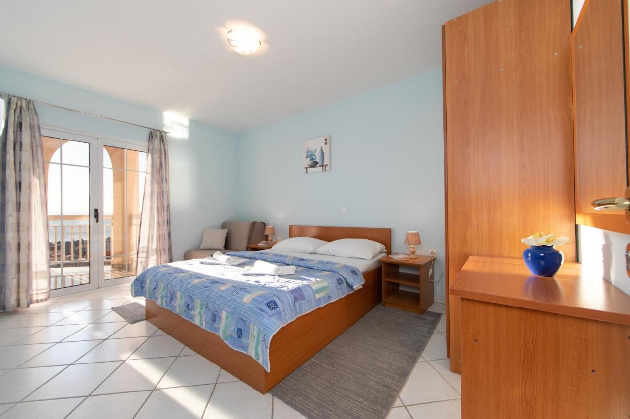 Apartments Simovic Tučepi Zewnętrze zdjęcie