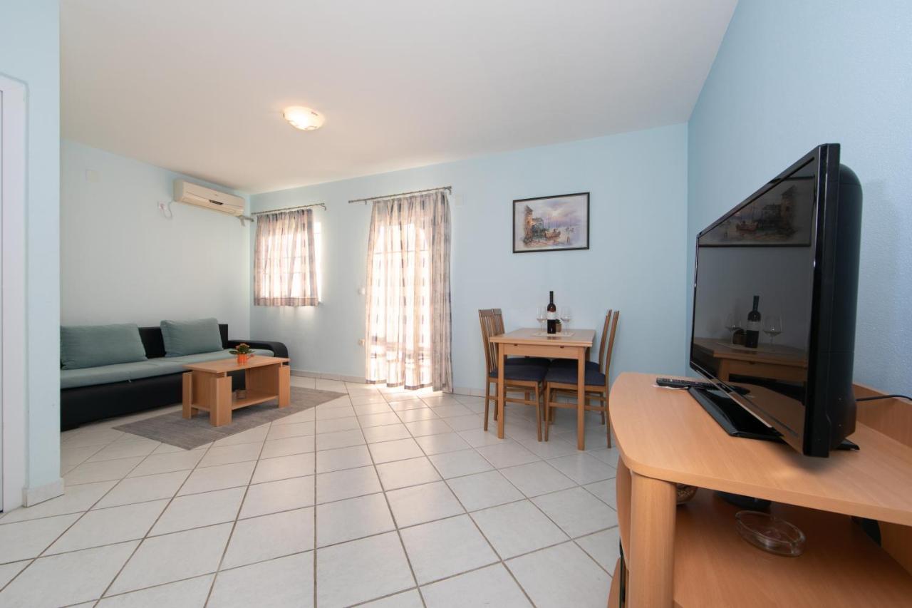 Apartments Simovic Tučepi Zewnętrze zdjęcie