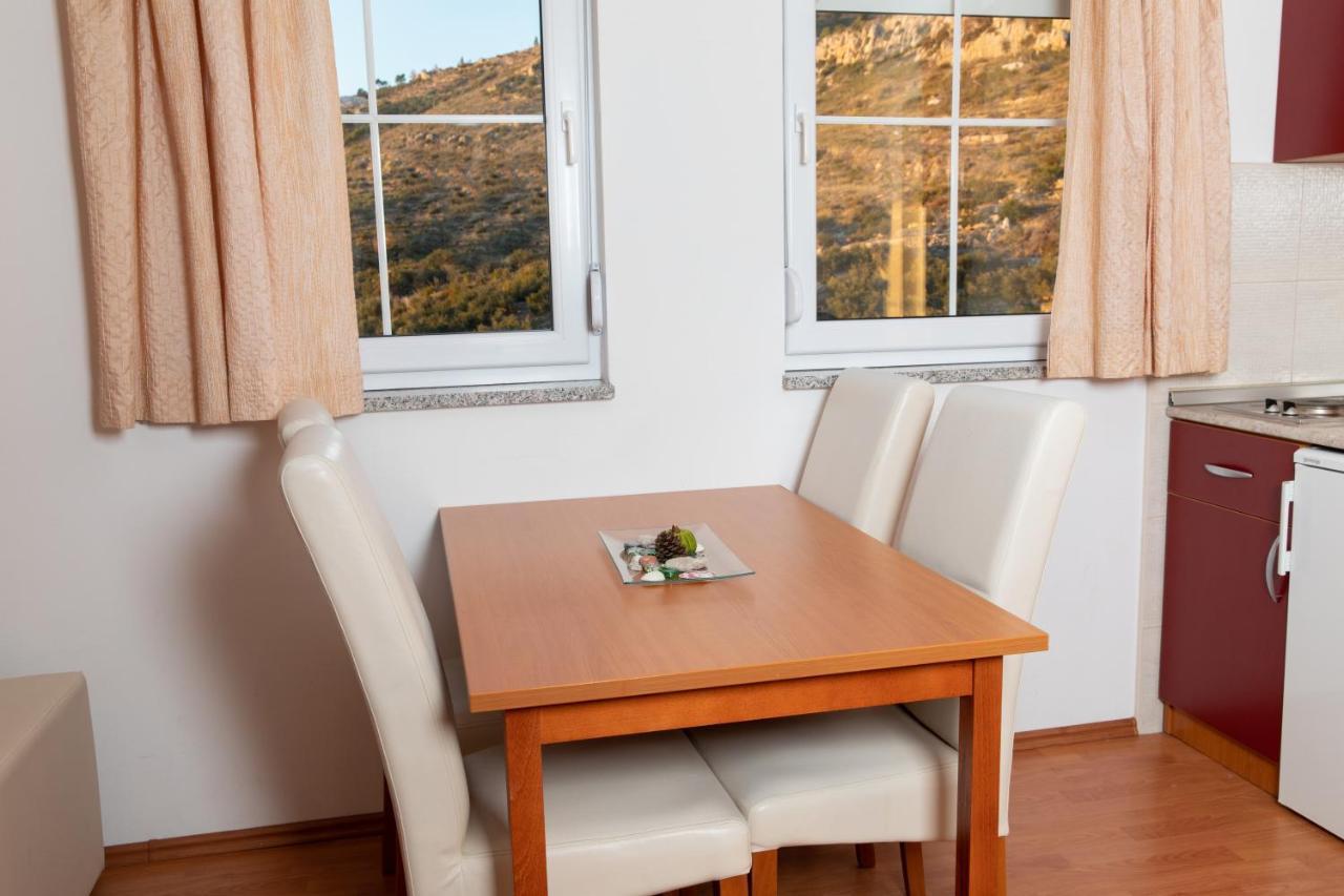 Apartments Simovic Tučepi Zewnętrze zdjęcie