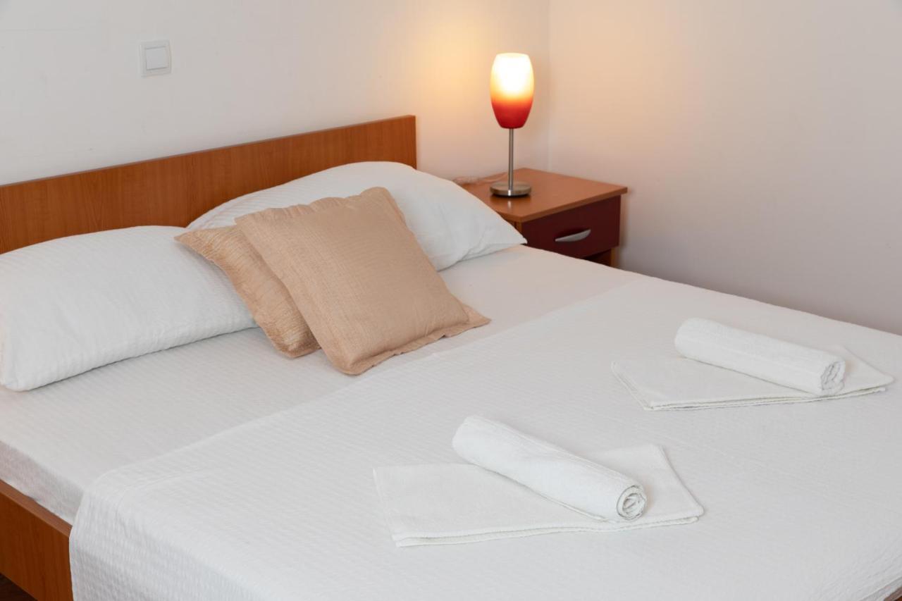 Apartments Simovic Tučepi Zewnętrze zdjęcie