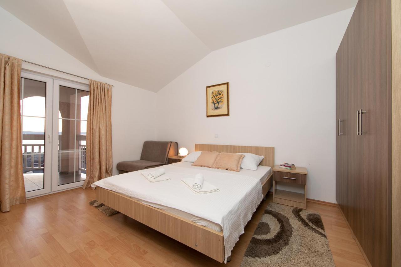 Apartments Simovic Tučepi Zewnętrze zdjęcie