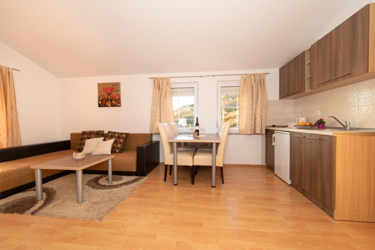 Apartments Simovic Tučepi Zewnętrze zdjęcie