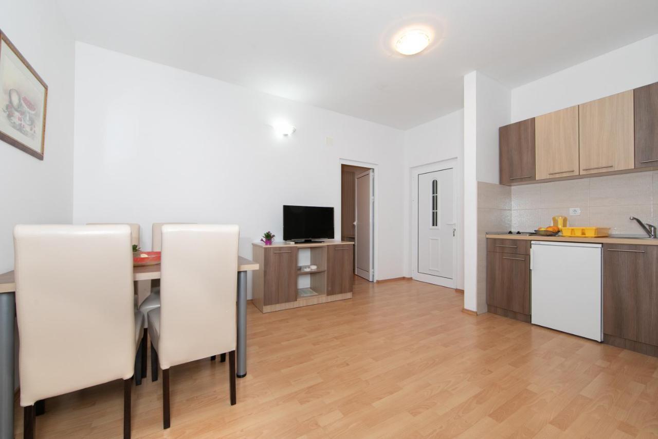 Apartments Simovic Tučepi Zewnętrze zdjęcie