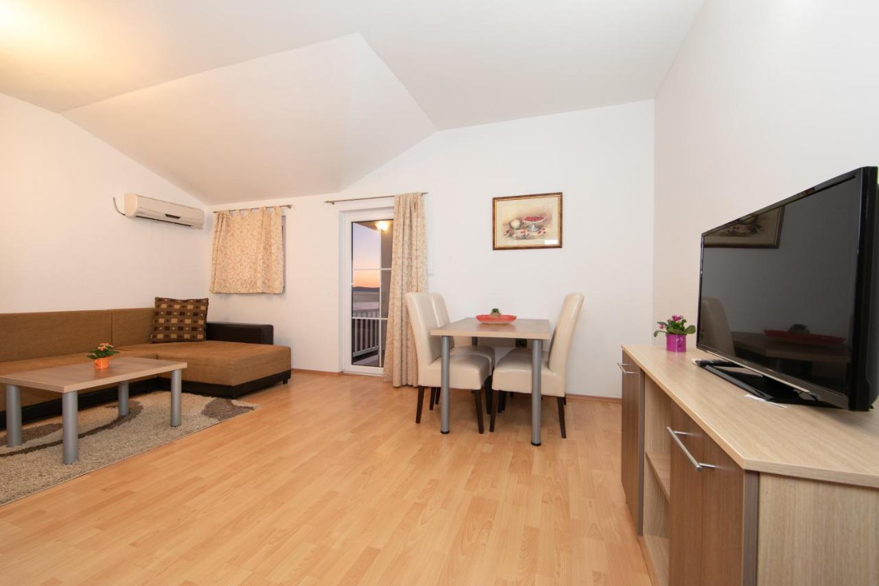 Apartments Simovic Tučepi Zewnętrze zdjęcie