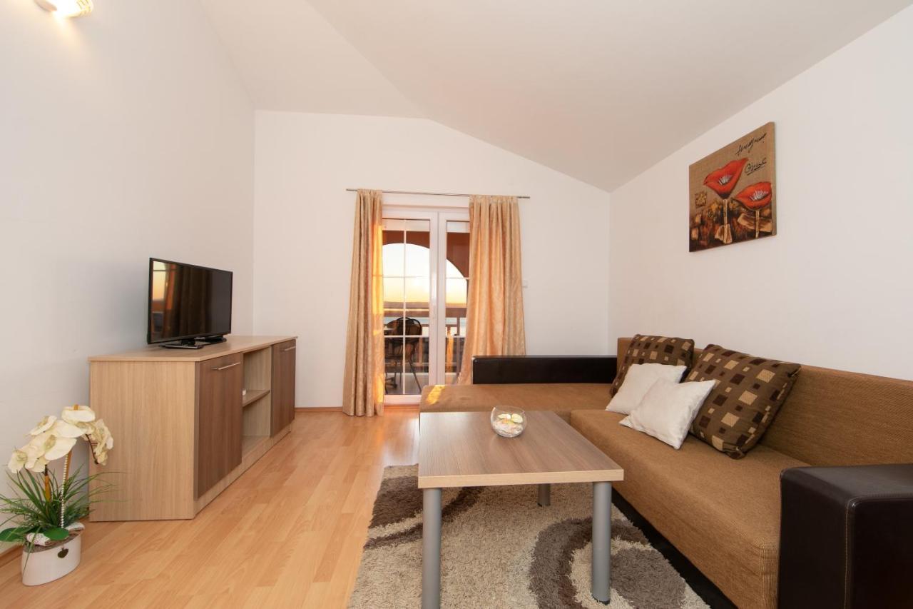 Apartments Simovic Tučepi Zewnętrze zdjęcie