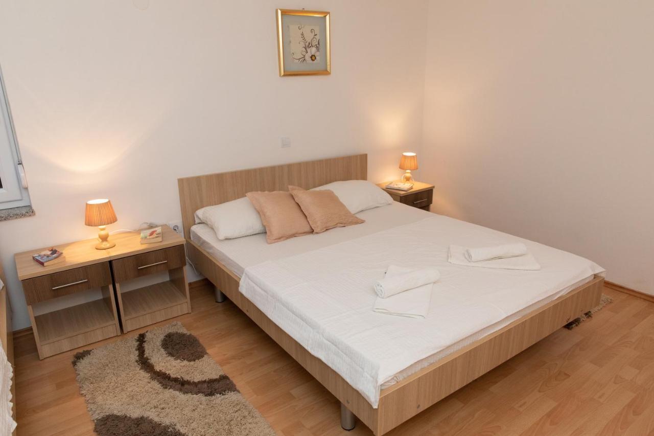 Apartments Simovic Tučepi Zewnętrze zdjęcie